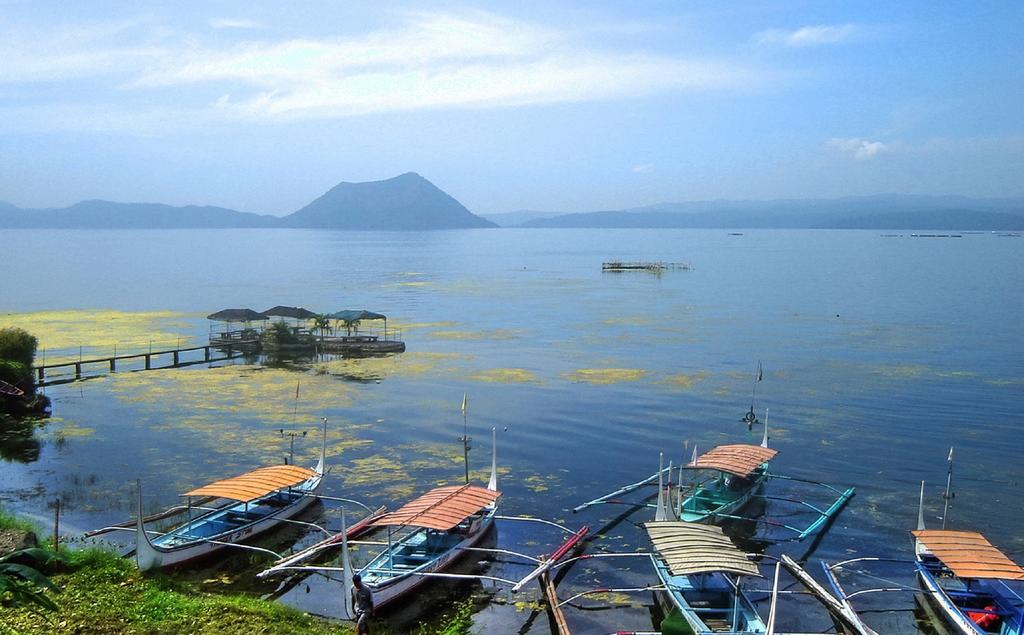 Blowing In The Wind - Lake View Apartments Tagaytay City Δωμάτιο φωτογραφία